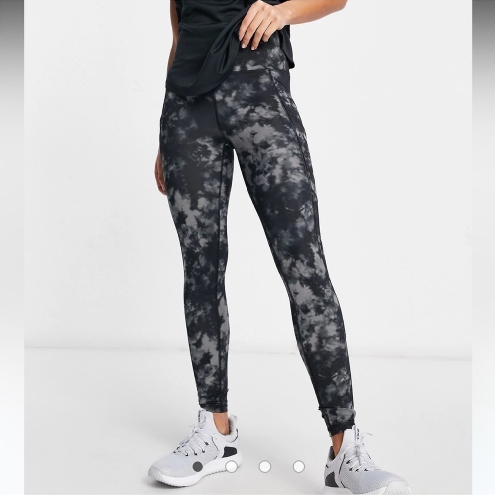 American Eagle The Everything Pocket Legging size Small Short